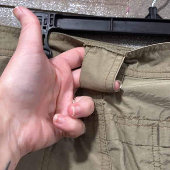 Columbia khaki cargo pants 36x30 - Picture 6 of 9